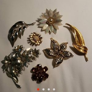 Set of 7 Vintage Brooches